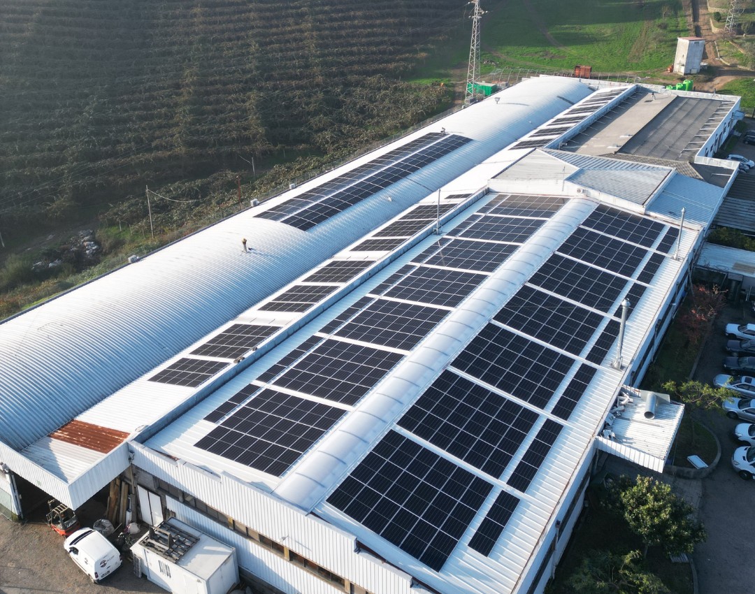 <p>A ConforStep apostou numa solução Huawei constituída por um reforço de instalação:<br />
<br />
- 400 Painéis solares Canadian Solar 550 Wp;<br />
- Potência total do sistema : 220 000 Wp;<br />
- Produção anual do sistema: 319 000 kWh; <br />
- 43,0 tCO2 ano evitado; <br />
<br />
A ConforStep é uma empresa localizada em Barrosas, Porto, especializada no puro artesanato na produção de calçado envolvendo as mais inovadoras soluções tecnológicas refletindo assim um caracter contemporâneo e inovador nos seus produtos. </p>

<p> </p> imagem